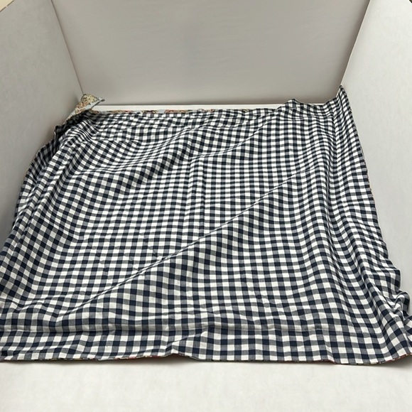 Set of two Pottery Barn pillow covers - Picture 3 of 5